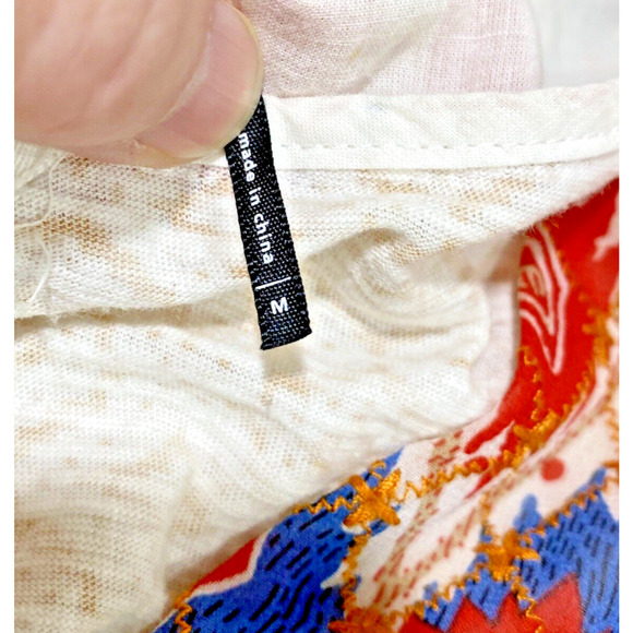 Anthropologie Akemi + Kin Top M Short Sleeve Beige Orange Embroidered Boho Chic - Picture 10 of 11